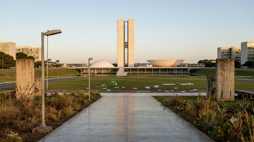 Com STF de recesso e Congresso esvaziado, semana em Brasília é marcada pela corrida eleitoral